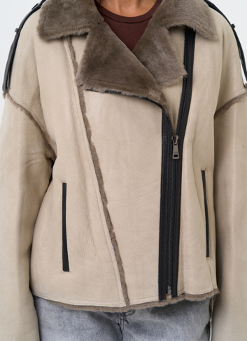 Светлая натуральная дубленка