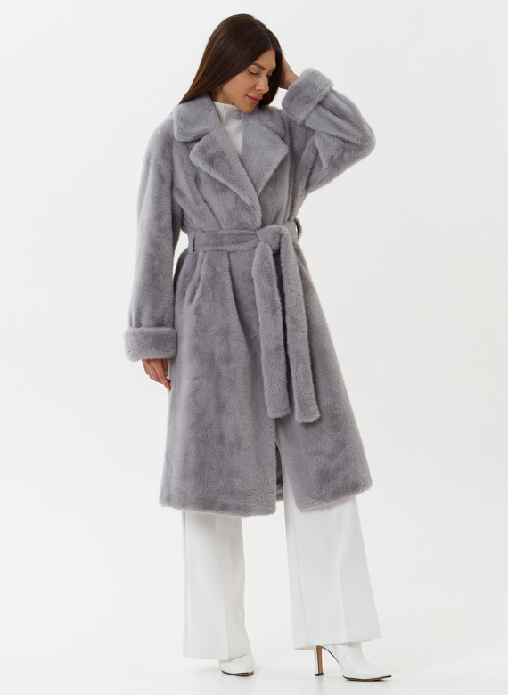 Пальто из эко меха с английским воротником