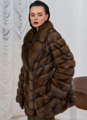 Женская шуба из соболя с английским воротником
