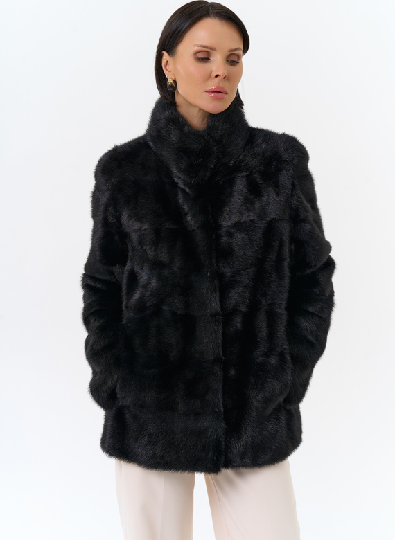 Укороченная норковая шуба с воротником стойкой черного цвета 