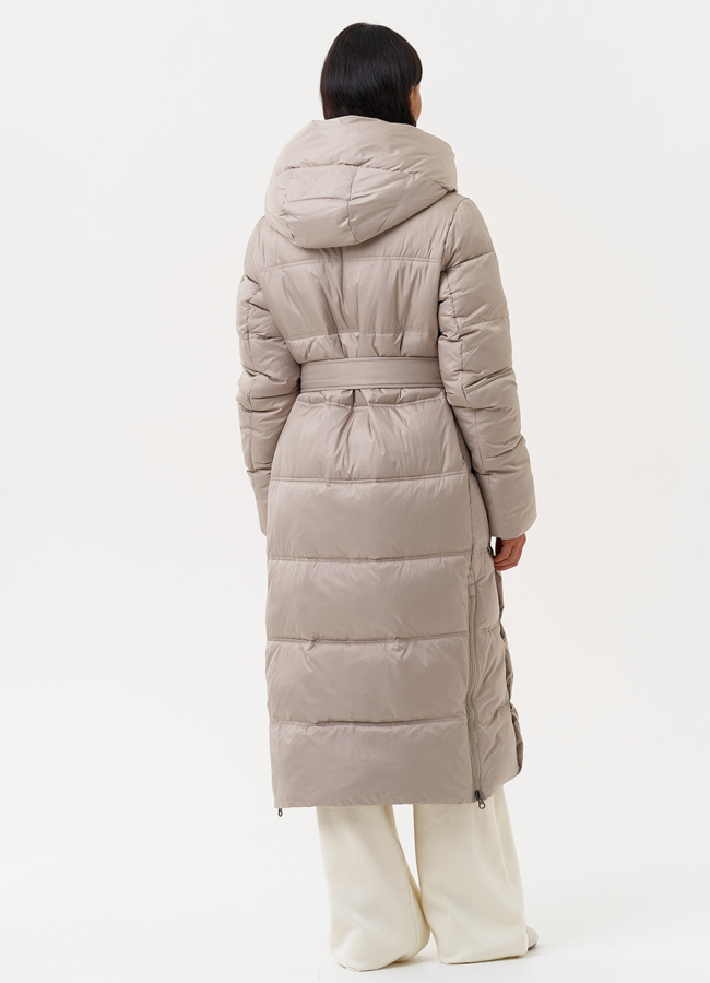 фото Длинный женский пуховик в бежевом цвете модель № 31292