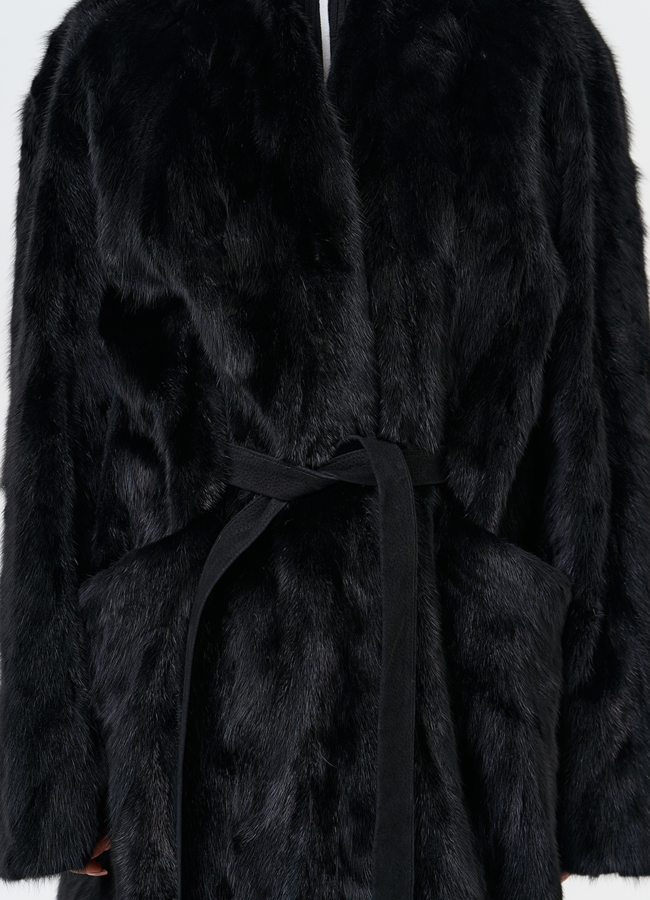 Женская шуба из меха норки в черном цвете модель № 31296 универмаг малина