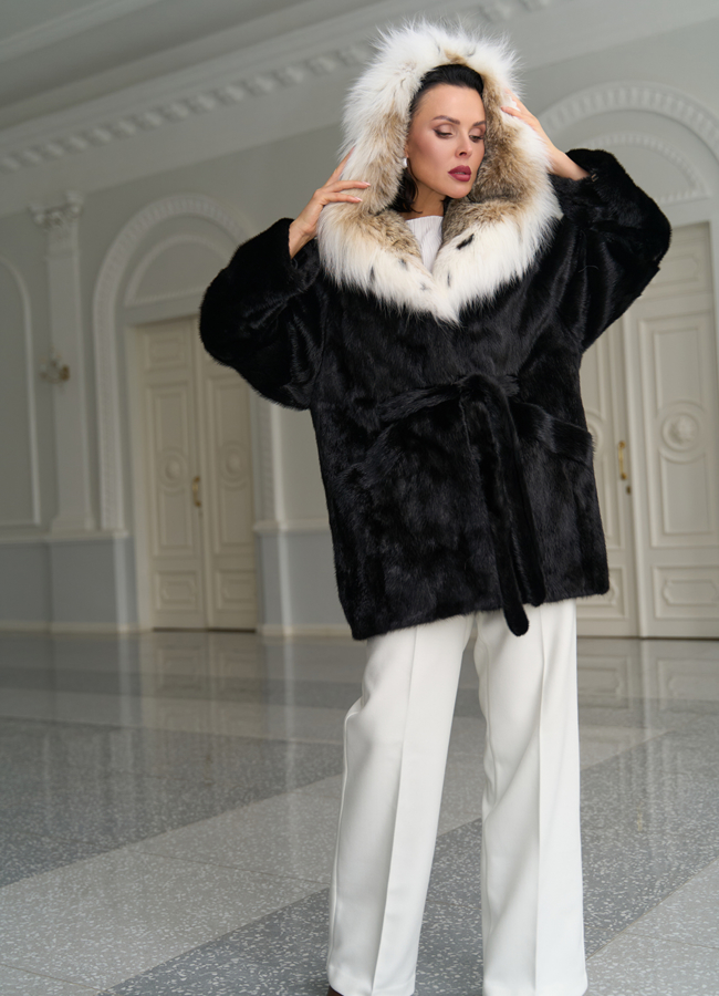 фото Женская шуба из меха норки с капюшоном из меха рыси модель № 31376