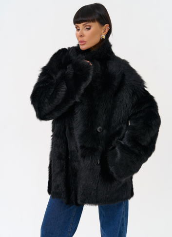 Двухсторонняя дубленка черного цвета с декоративным поясом