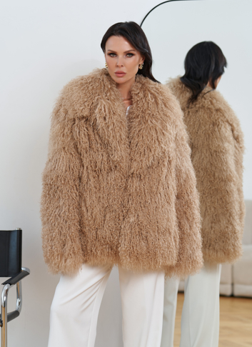 Женская шуба из меха ламы