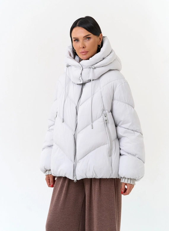 Женский пуховик с капюшоном фото