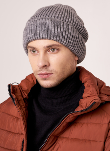 Шапка мужская серого цвета