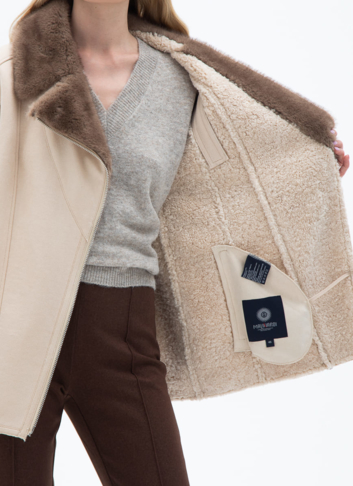 Женская дубленка из эко кожи с отделкой из эко меха