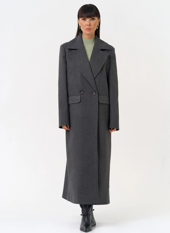 Женское пальто с английским воротником