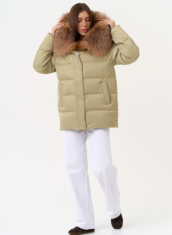 Женский пуховик с отделкой из меха рыжей лисы